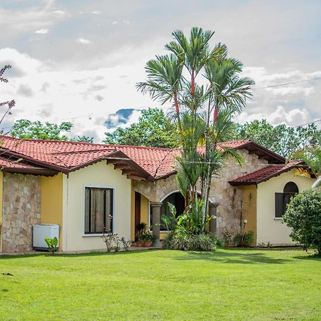 Linda Casa De Verano Con Amplias Zonas Verdes San Isidro De El General Luaran gambar