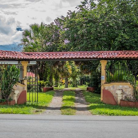 Linda Casa De Verano Con Amplias Zonas Verdes San Isidro De El General Luaran gambar