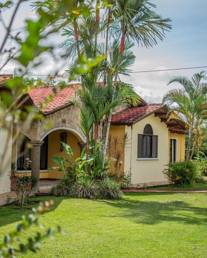 Linda Casa De Verano Con Amplias Zonas Verdes San Isidro De El General Luaran gambar