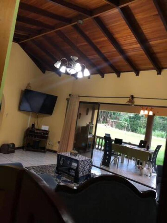 Linda Casa De Verano Con Amplias Zonas Verdes San Isidro De El General Luaran gambar