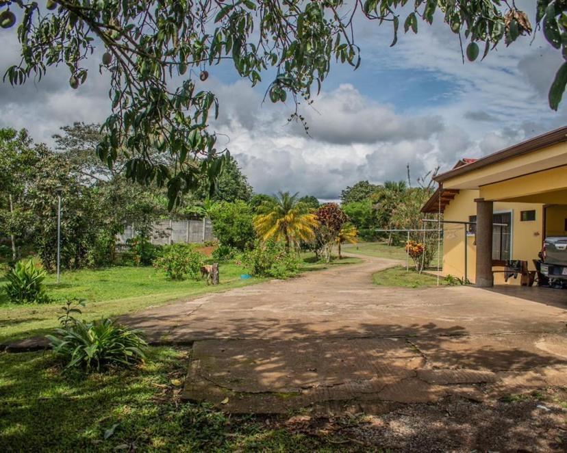 Linda Casa De Verano Con Amplias Zonas Verdes San Isidro De El General Luaran gambar
